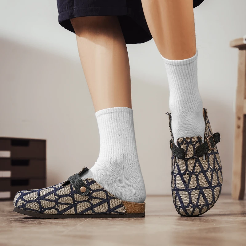 Autumn 2026 Trendy Streetwear Mules Convenient Easy-To-Wear Breathable Flat Heel Design Sandals Comfortable Slip-On Slippers