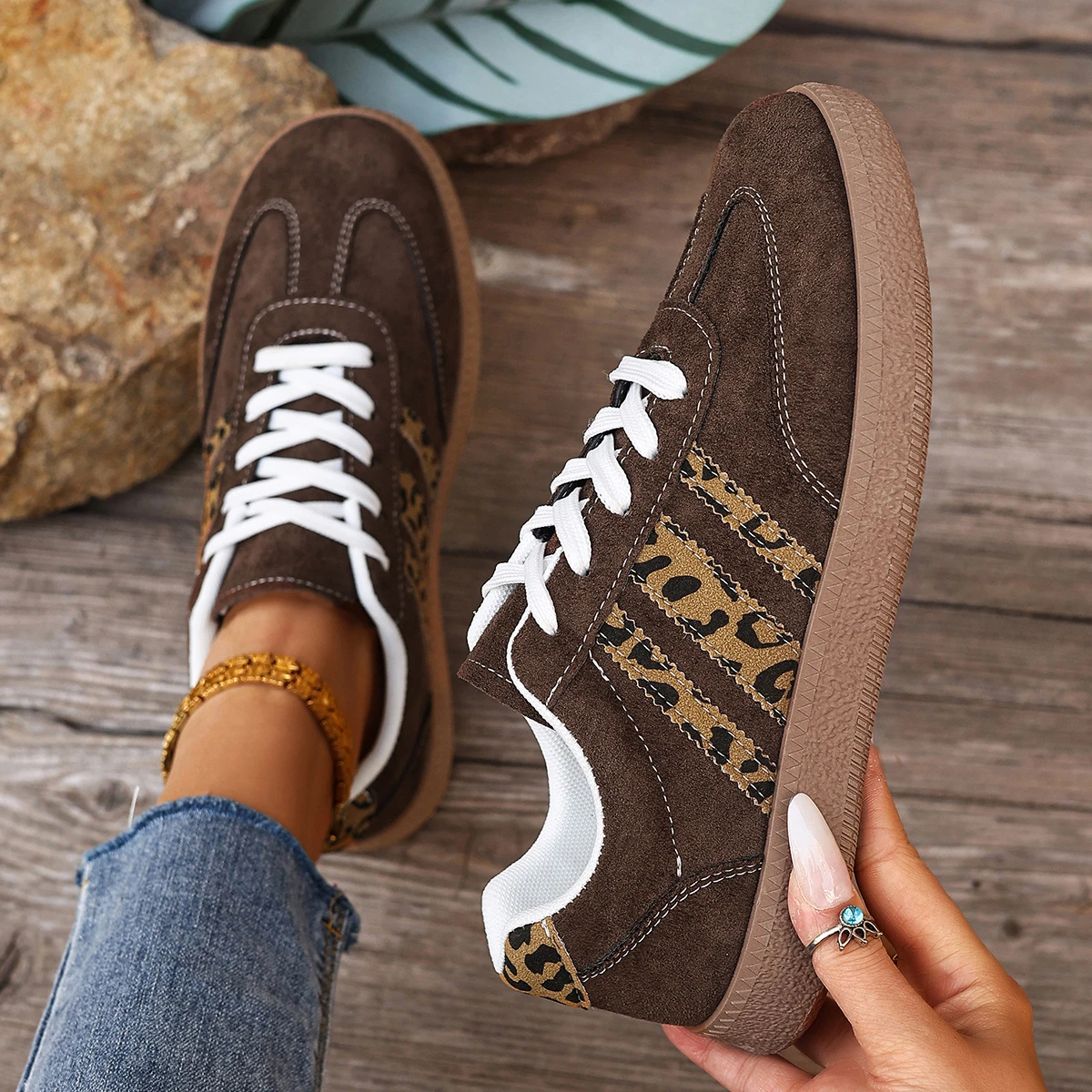 Women Sneakers Outdoor Casual Flats Vulcanize Shoes Fashion Round Toe Lace Up Comfortable Flat Shoes for Women Zapatos De Mujer