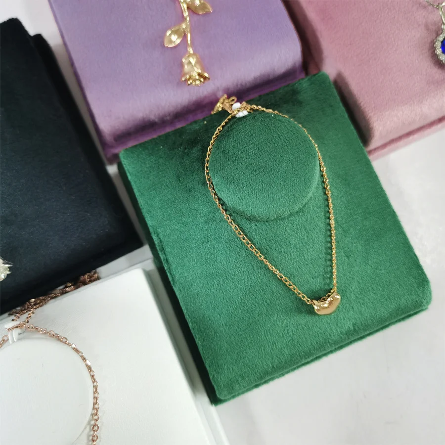 Chain Necklace Display Model 8*9Cm Small Size Necklace Organizer Props High Quality Velvet or Pu Material Available Purple Green