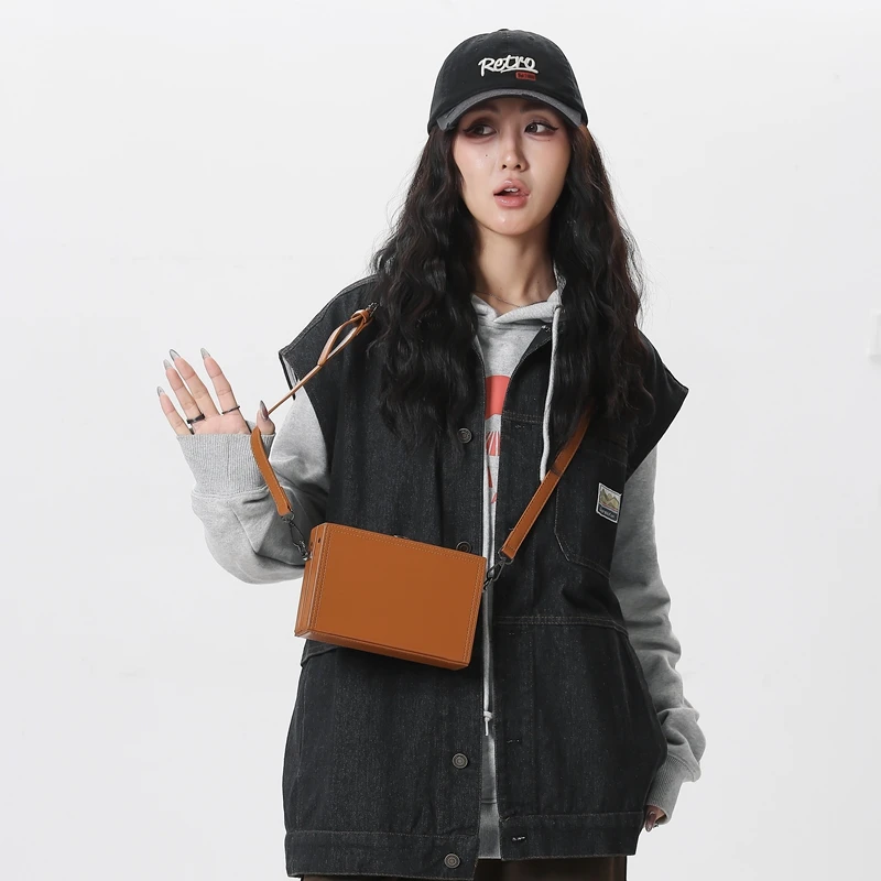 Minimalist Vintage Hard Box Shoulder Bag Women Smooth PU Rectangle Crossbody Purse Adjustable Strap Simple Daily Mini Clutch