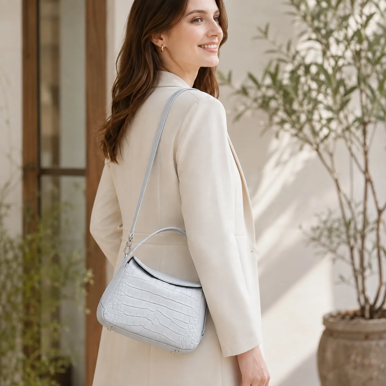 2026 Summer New Women's White Lightweight Underarm Shoulder Crossbody Bag, Premium Leather Handbags, Chic Elegant Trendy Fashion