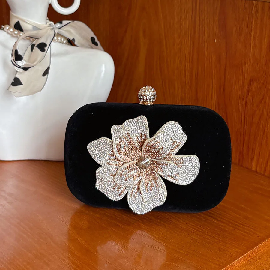 Retro gentle and extravagant black velvet flower dinner bag, hot diamond gold flower elegant and luxurious exquisite handbag