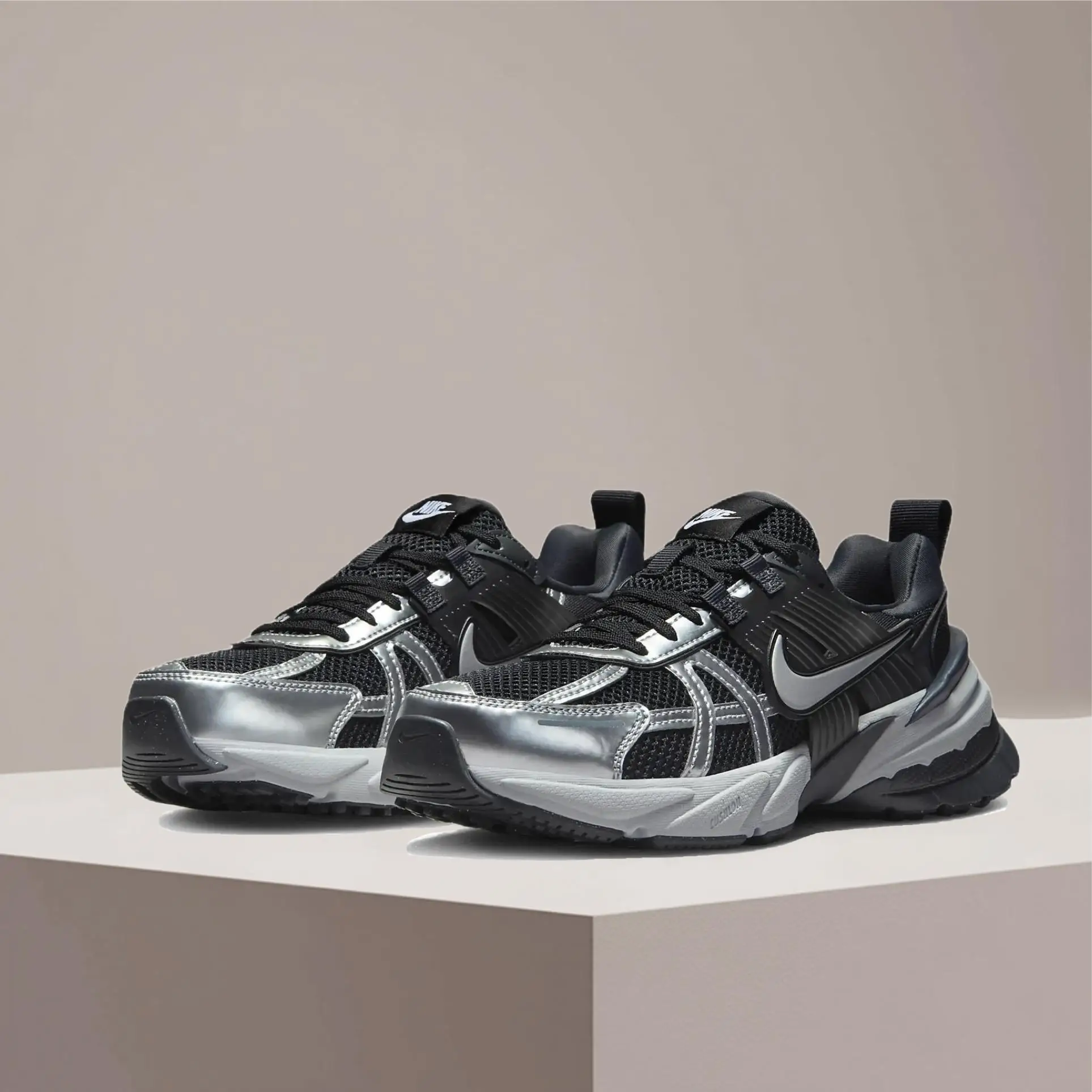 Nike V2K Run Retro Running Shoes Comfortable cushioning and durable construction Unisex everyday casual style FD0736-005