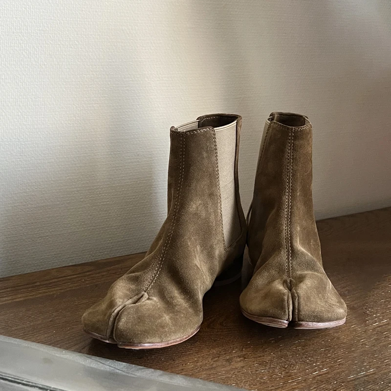 Women Brown Suede Split-Toe Ankle Boots Sleek Minimalist Design Low Heel Modern Avant-Garde Style for High-Fashion Casual Looks