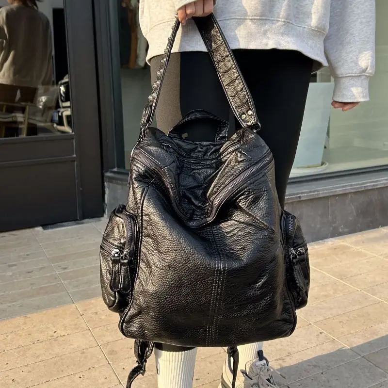 European And American Fashion Backpack For Women Retro Motorcycle Style Metal Rivet Decoration, Large Capacity Travel Bag Trendy