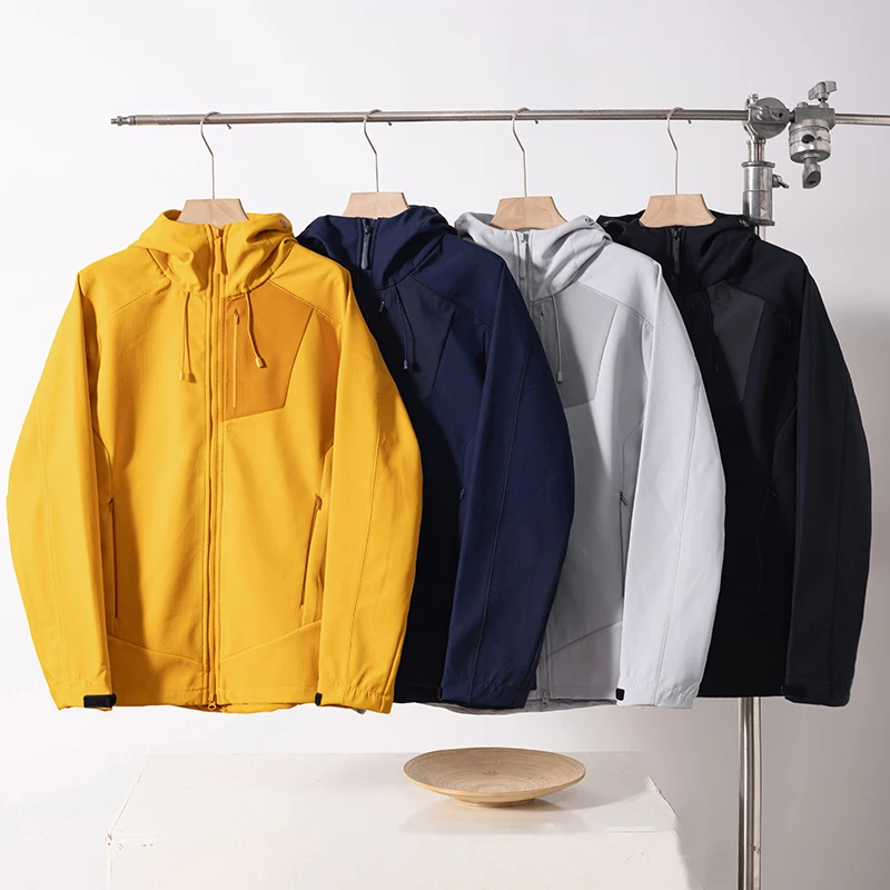 High-Quality Fashionable Outdoor Travel Jacket Autumn Winter Composite Fleece Soft Shell Climbing Coat Stylish Versatile